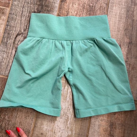 NVGTN Mint Green Bike Shorts High-Waisted Athletic Wear - Picture 2 of 4